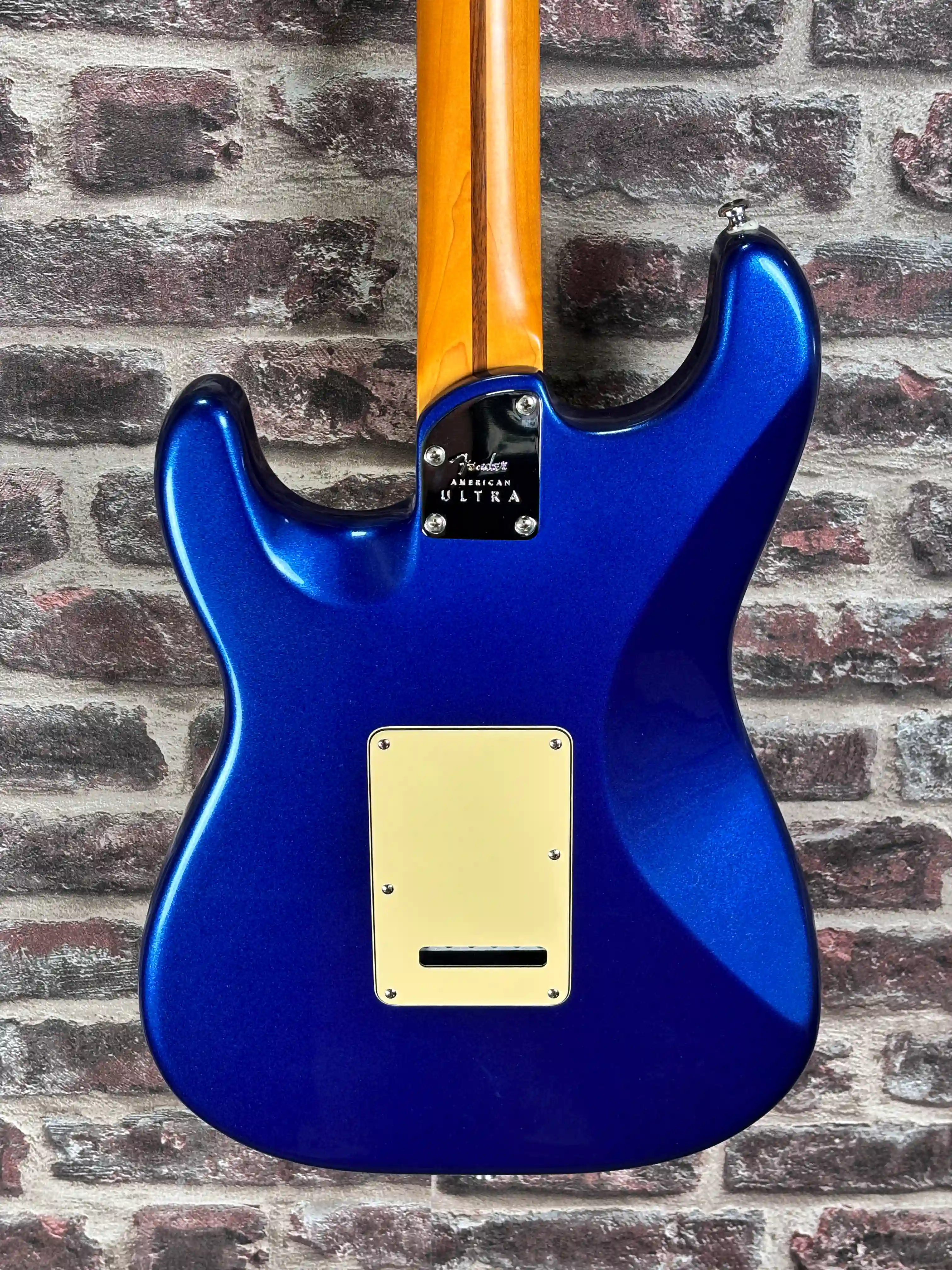 Fender American Ultra Stratocaster Cobra Blue Maple OCCASION