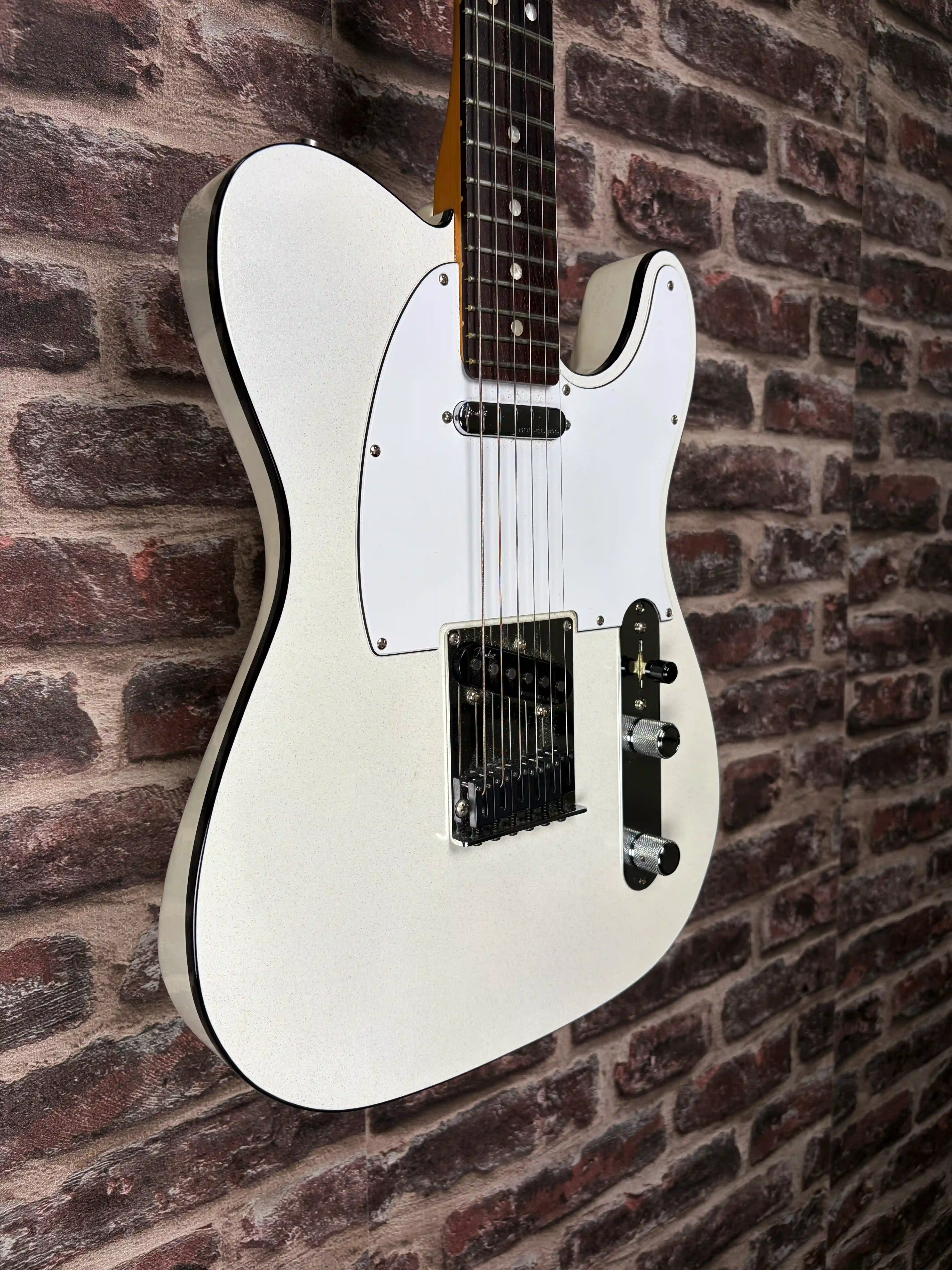 Fender American Ultra Telecaster RW FB Arctic Pearl OCCASION