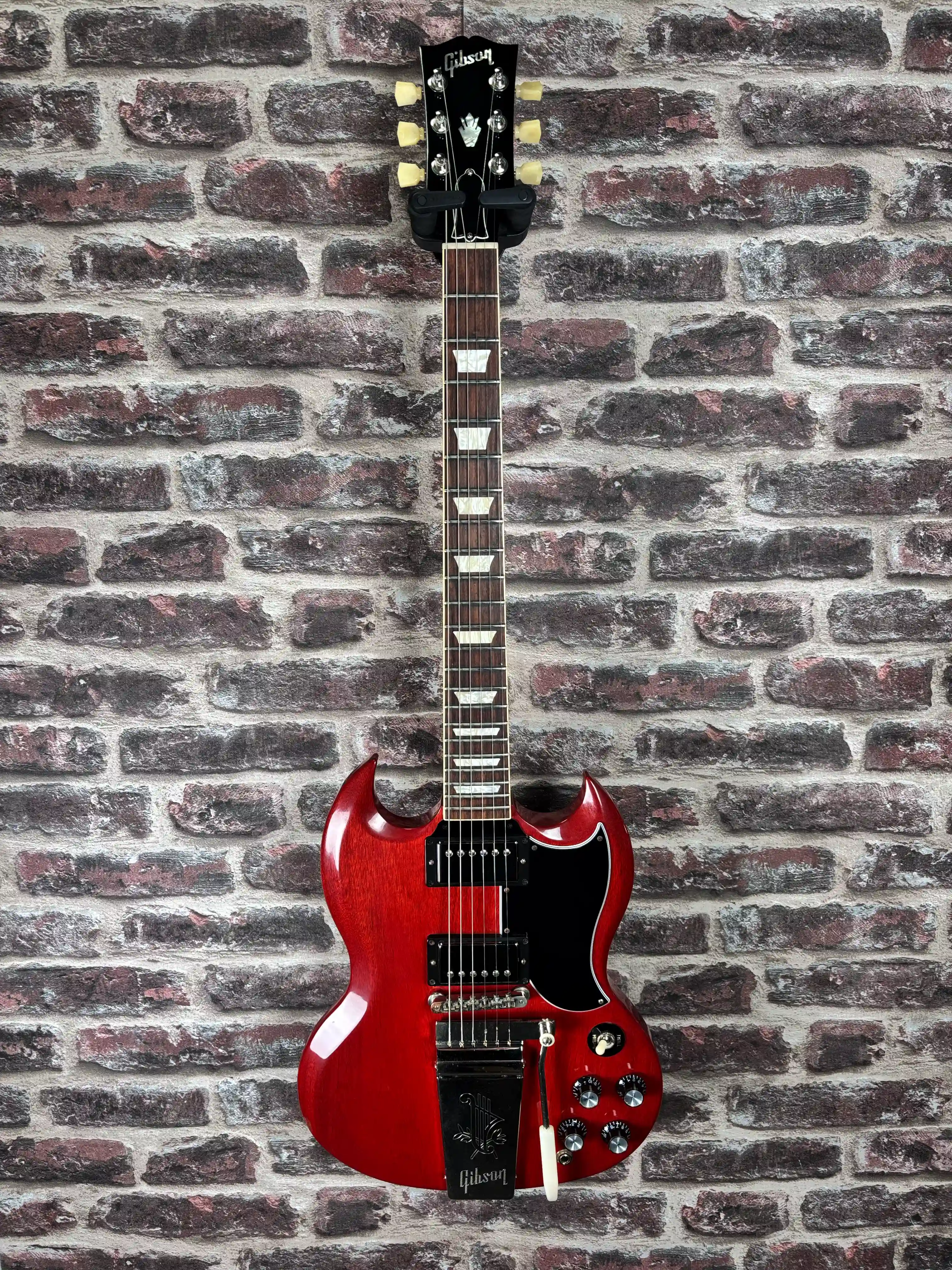 Gibson SG Standard 61's Maestro Vibrola Cherry OCCASION