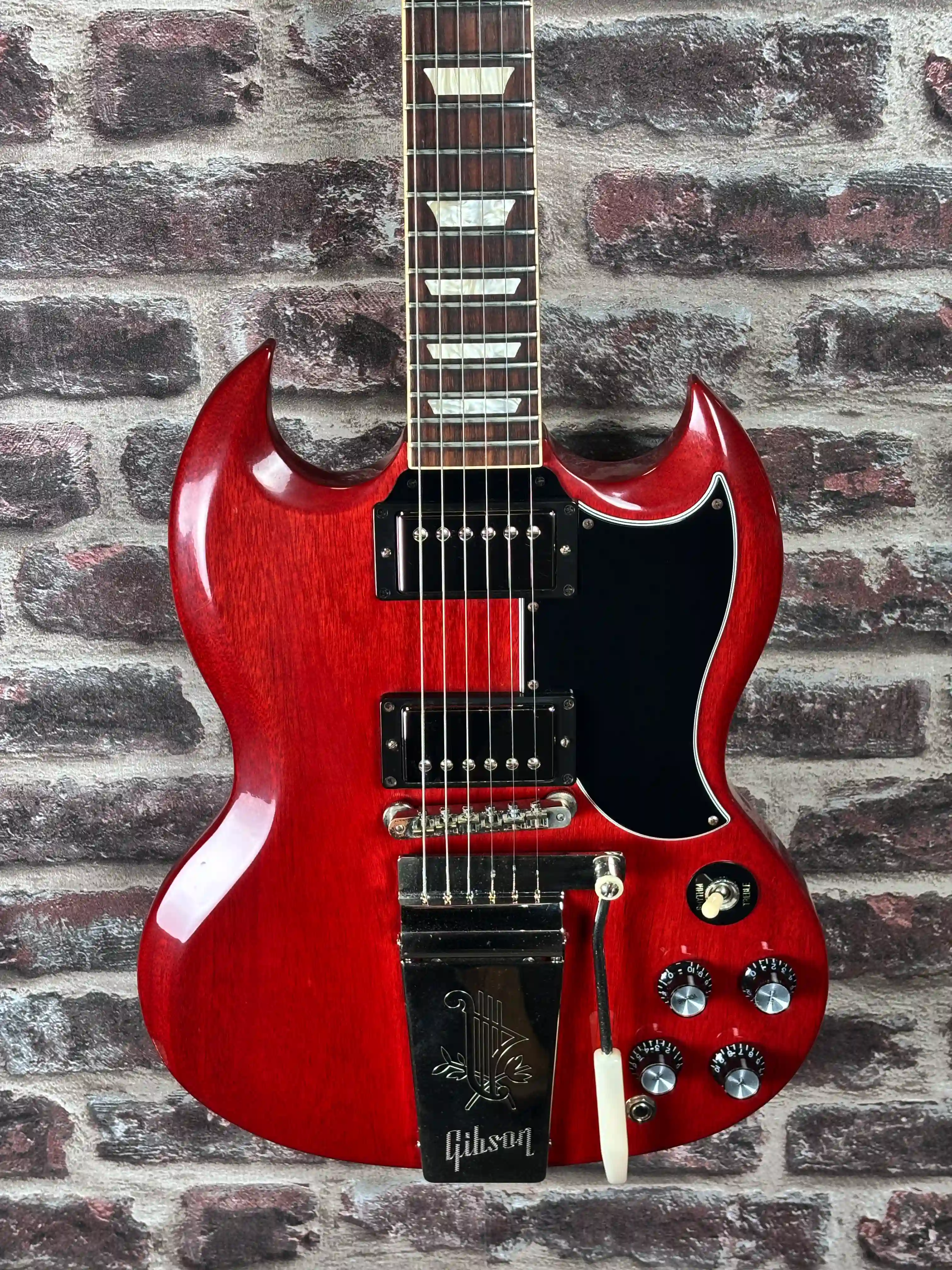 Gibson SG Standard 61's Maestro Vibrola Cherry OCCASION