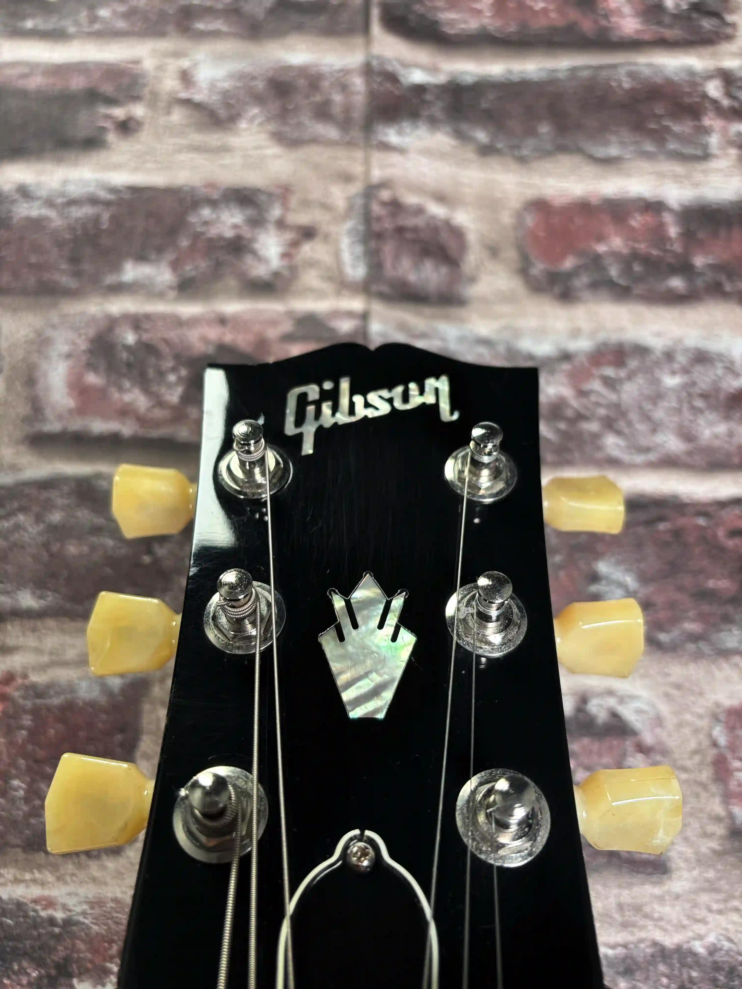 Gibson SG Standard 61's Maestro Vibrola Cherry OCCASION