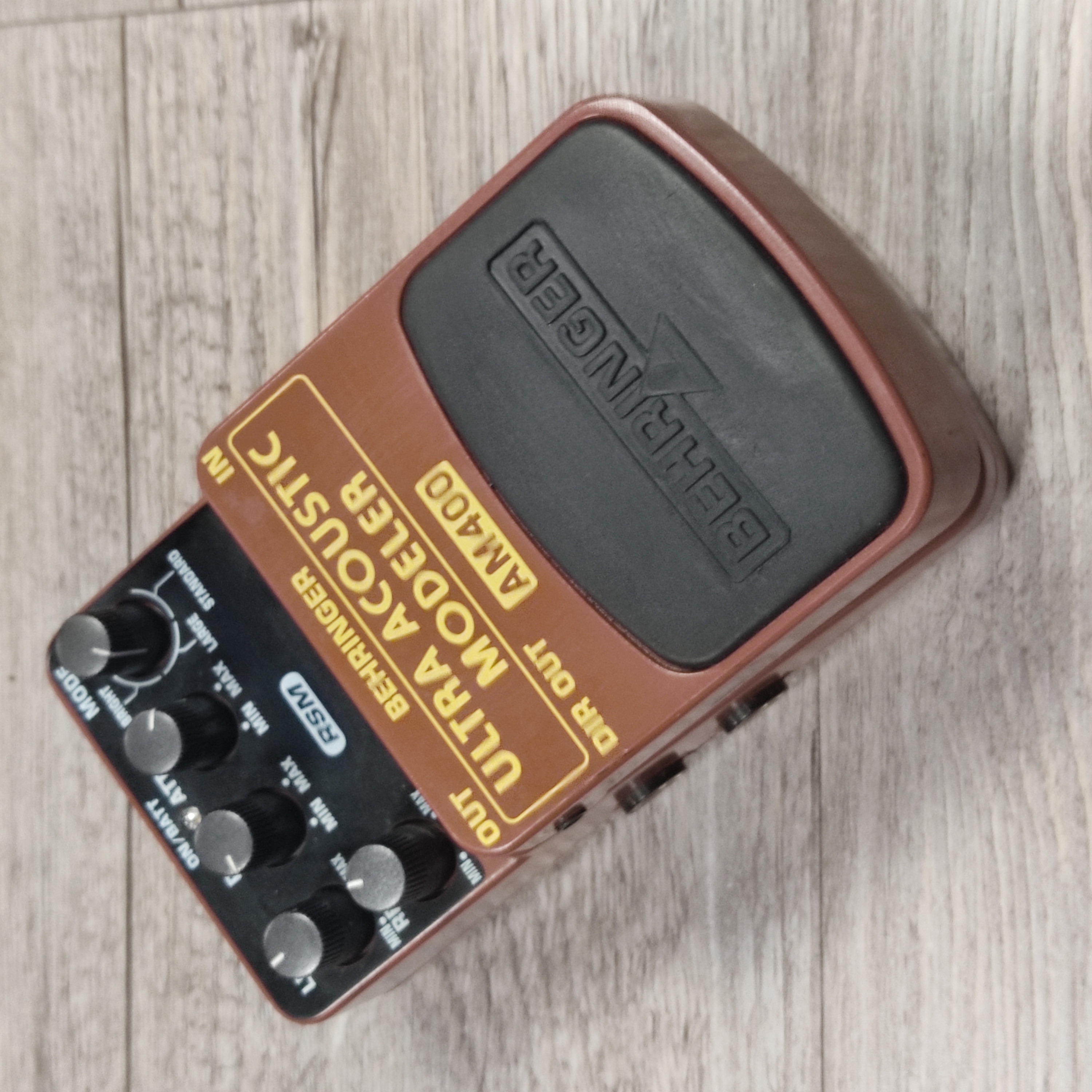 Behringer Ultra Acoustic Modeler AM400 OCCASION