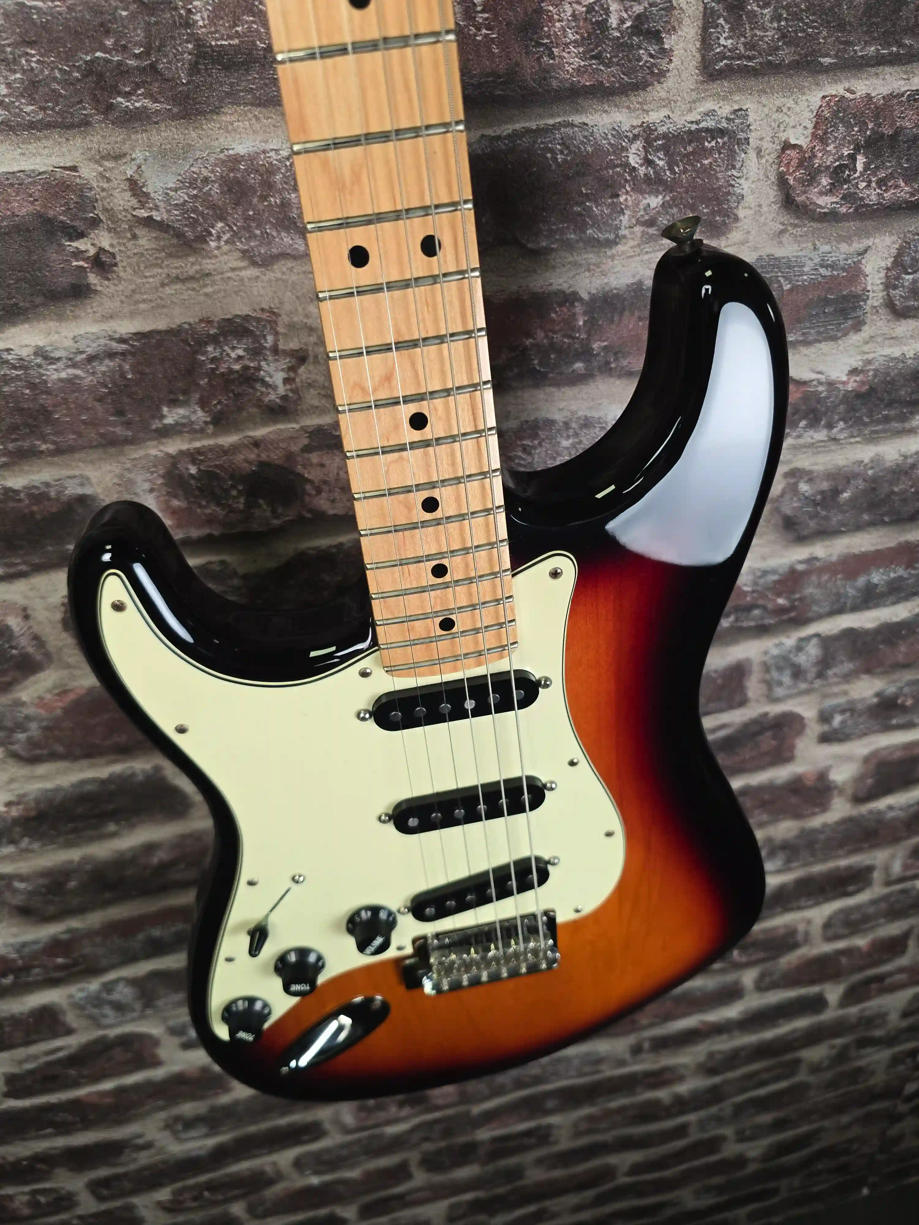 Fender Player Stratocaster Gaucher Manche Érable 3‑Color Sunburst OCCASION