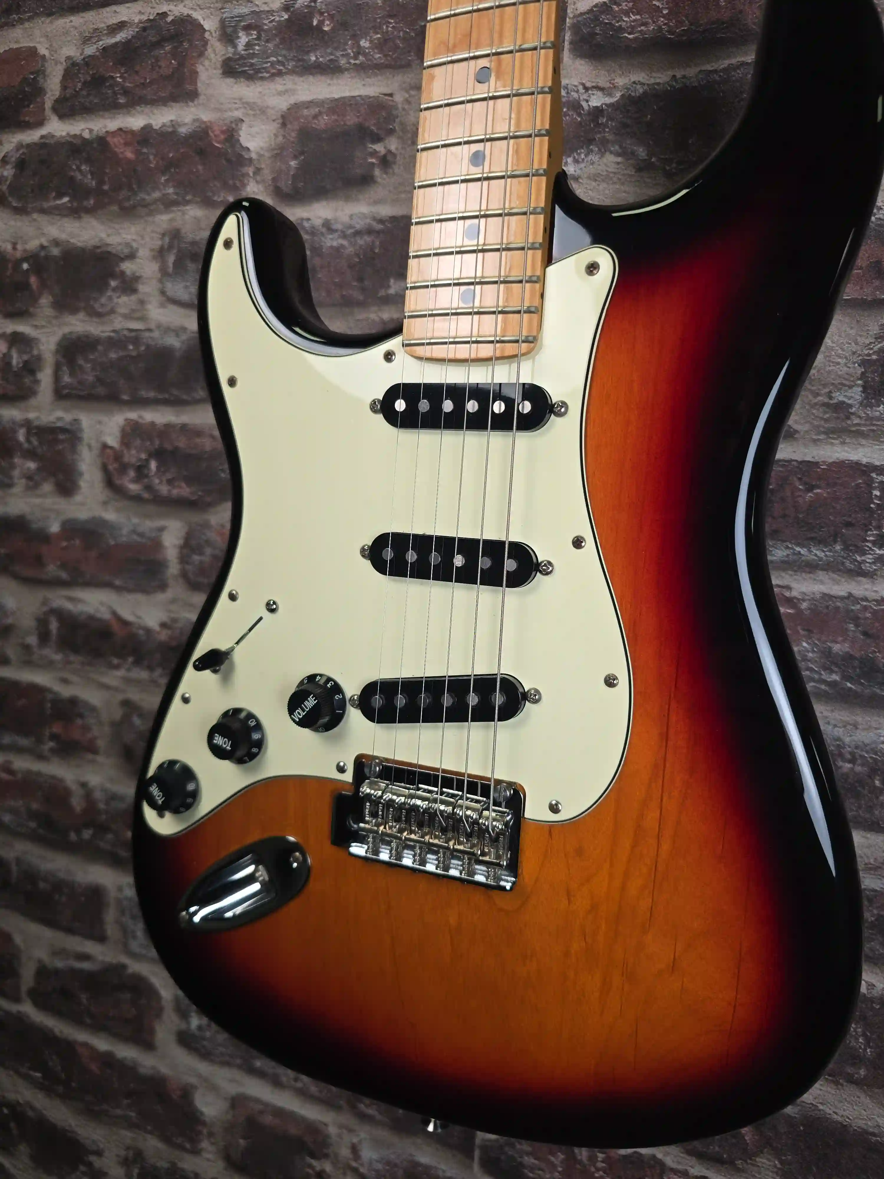 Fender Player Stratocaster Gaucher Manche Érable 3‑Color Sunburst OCCASION