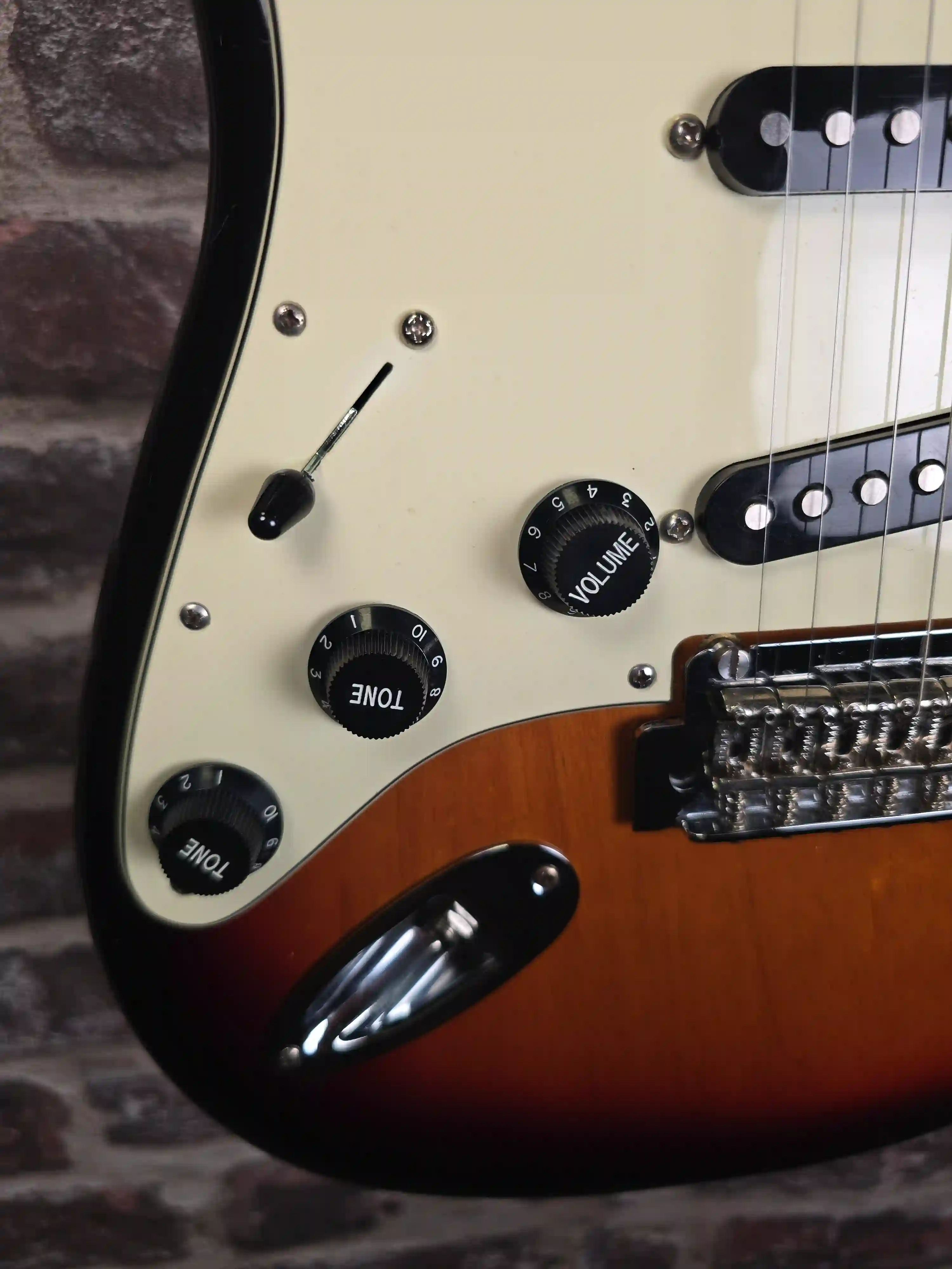 Fender Player Stratocaster Gaucher Manche Érable 3‑Color Sunburst OCCASION