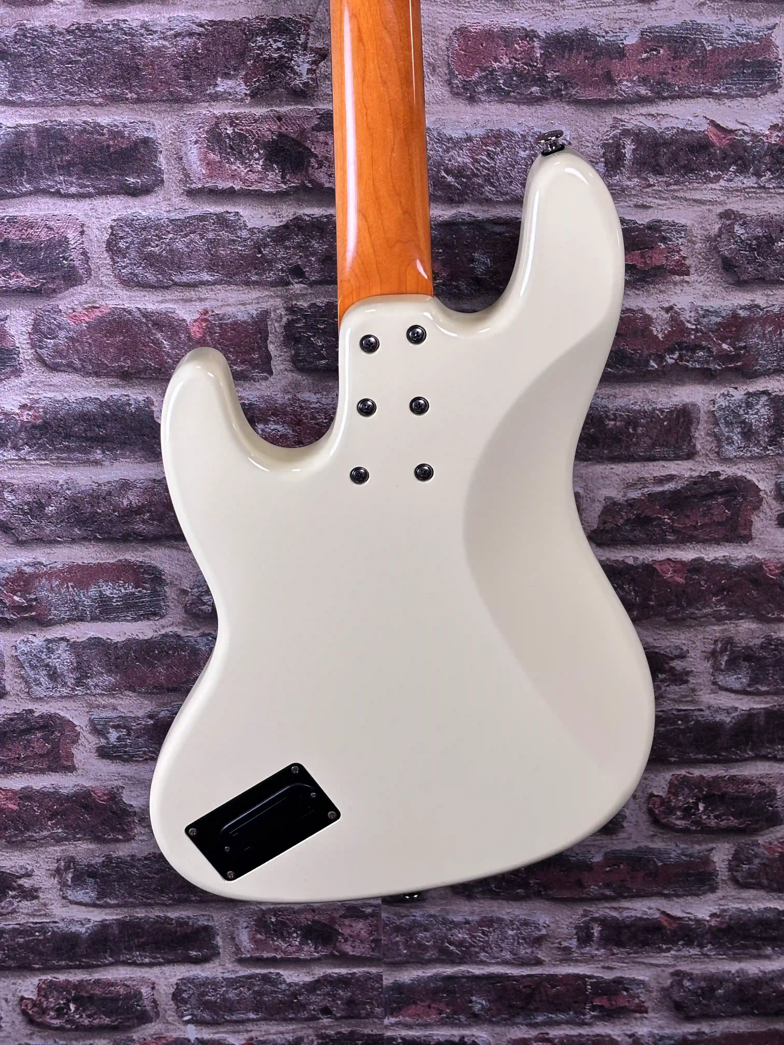 Sandberg California TM4 RW Creme Highgloss OCCASION