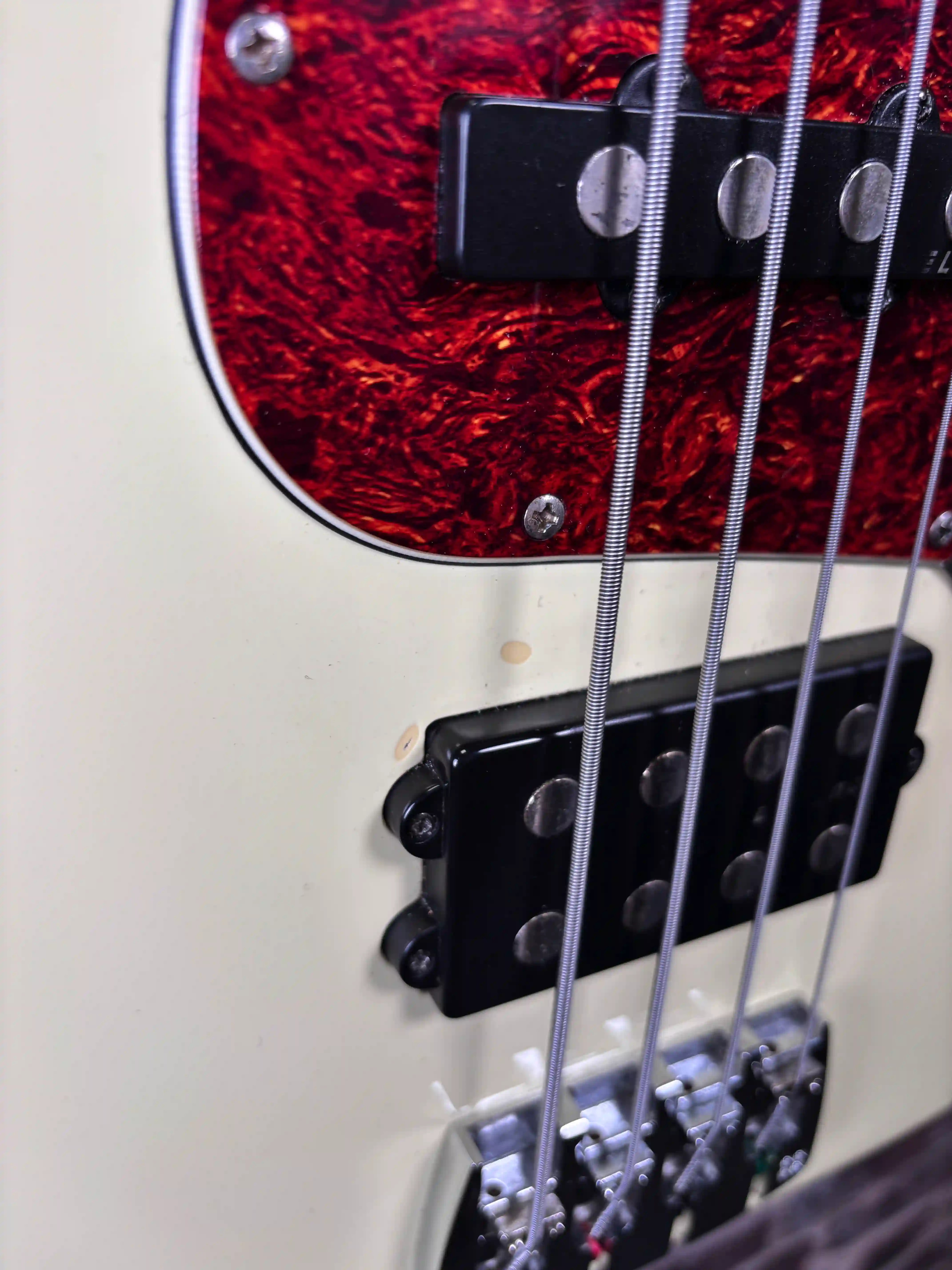 Sandberg California TM4 RW Creme Highgloss OCCASION