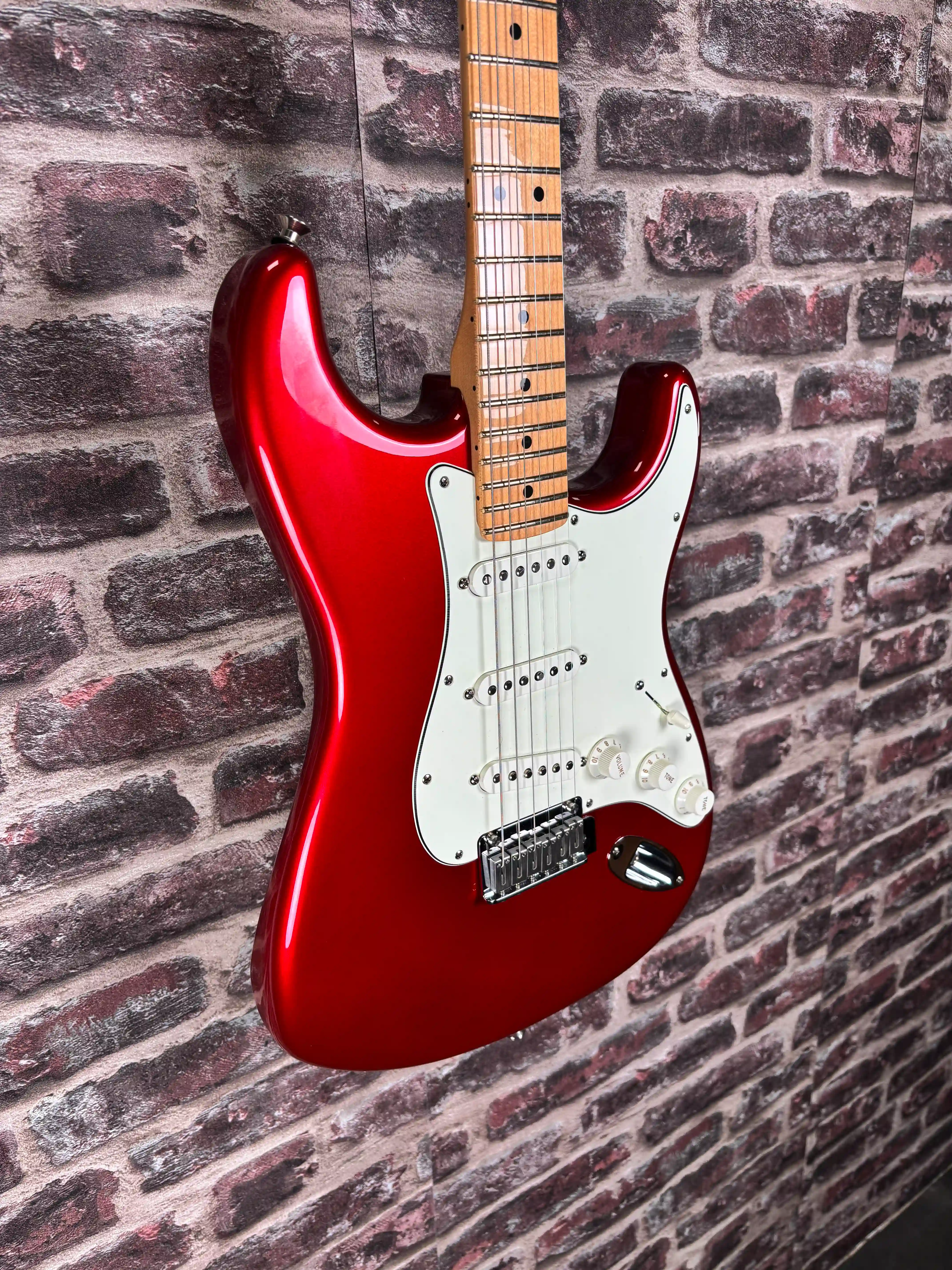 Fender Player Stratocaster Candy Apple Red Stock B