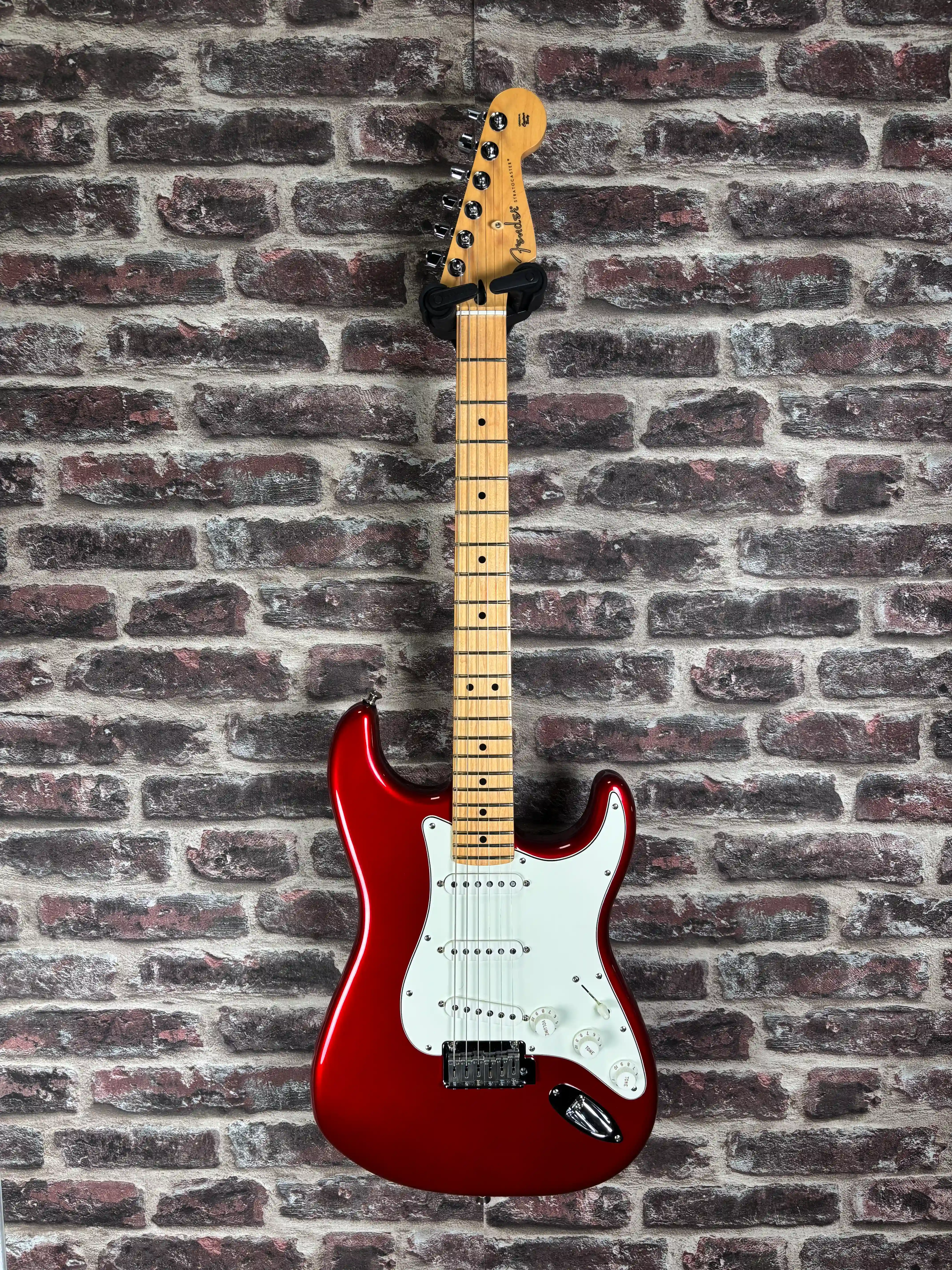 Fender Player Stratocaster Candy Apple Red Stock B