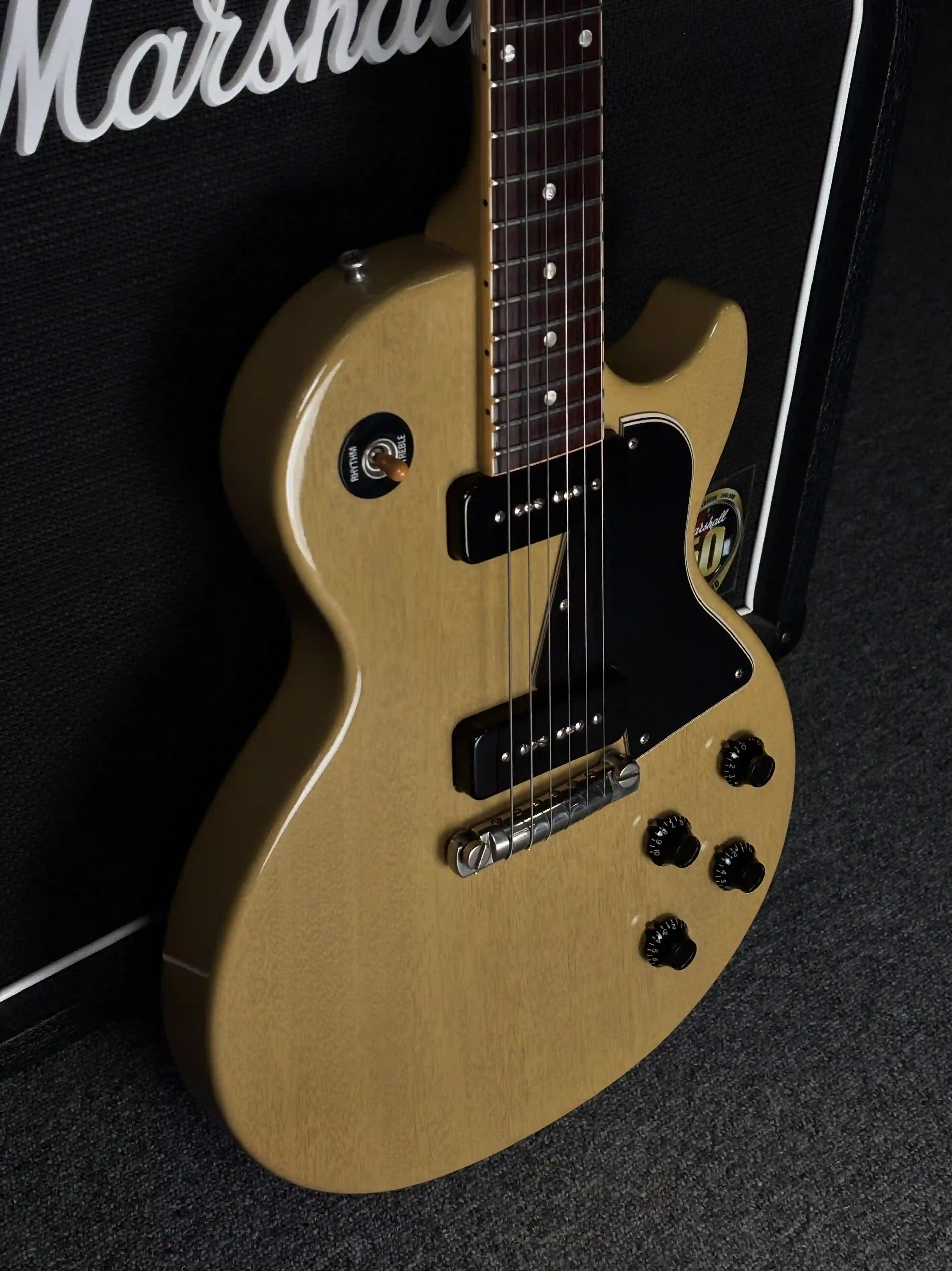 Gibson CS 1957 Les Paul Special Ultra Light aged TV Yellow OCCASION