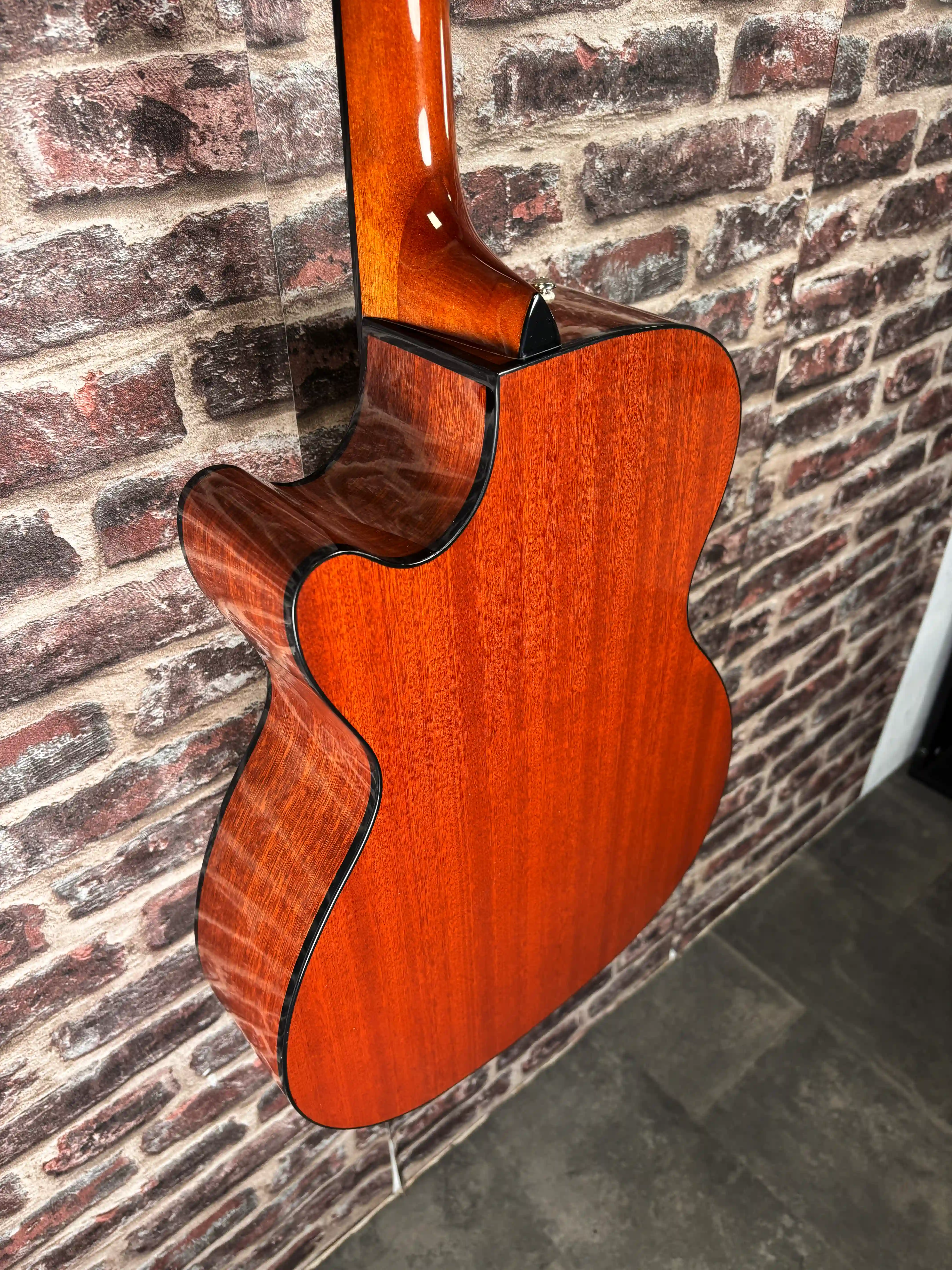 Fender CB 60SCE NAT WN OCCASION