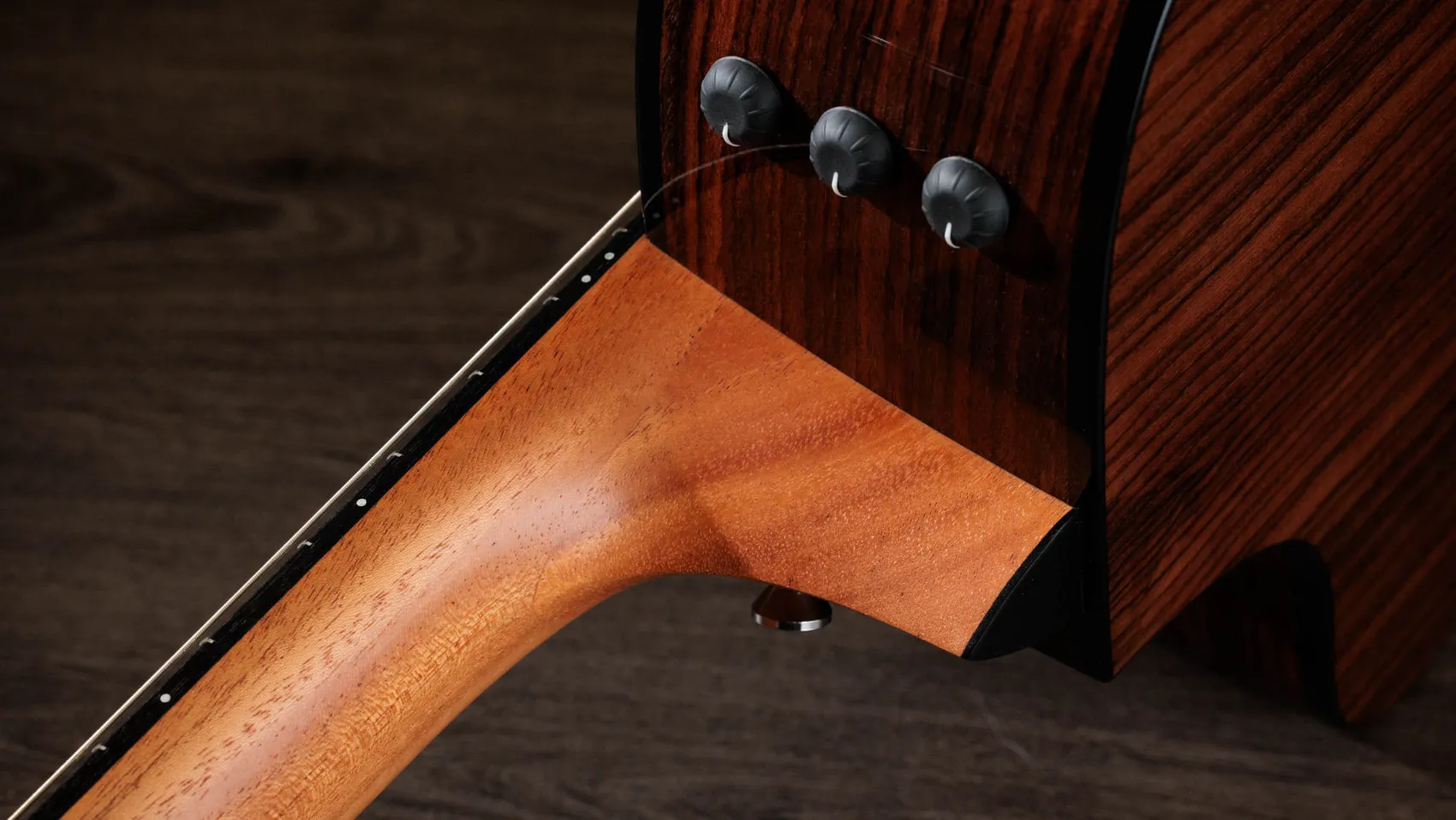 Taylor 212ce-N Plus Rosewood/Spruce