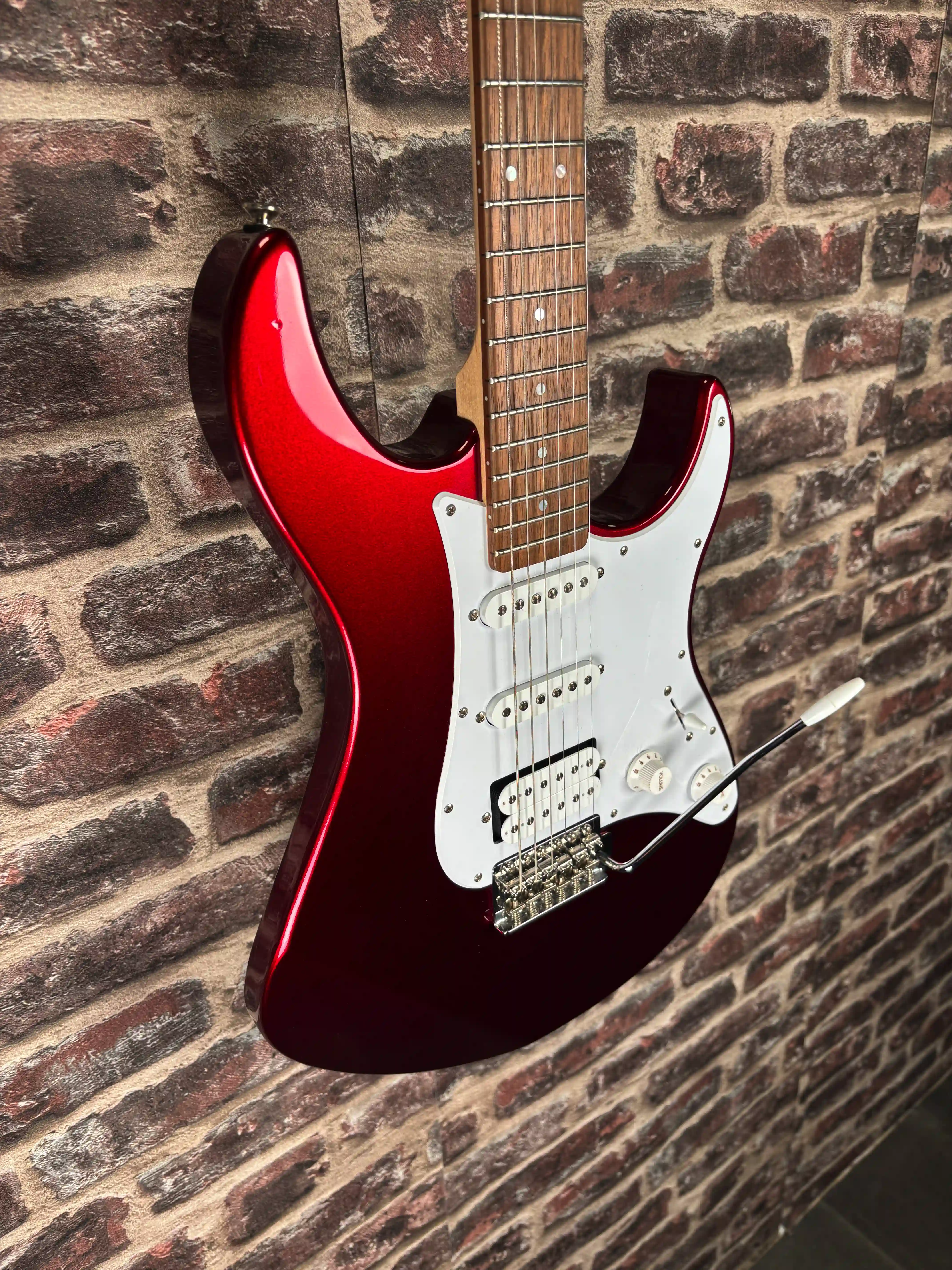 Yamaha Pacifica 112V Red Metallic OCCASION