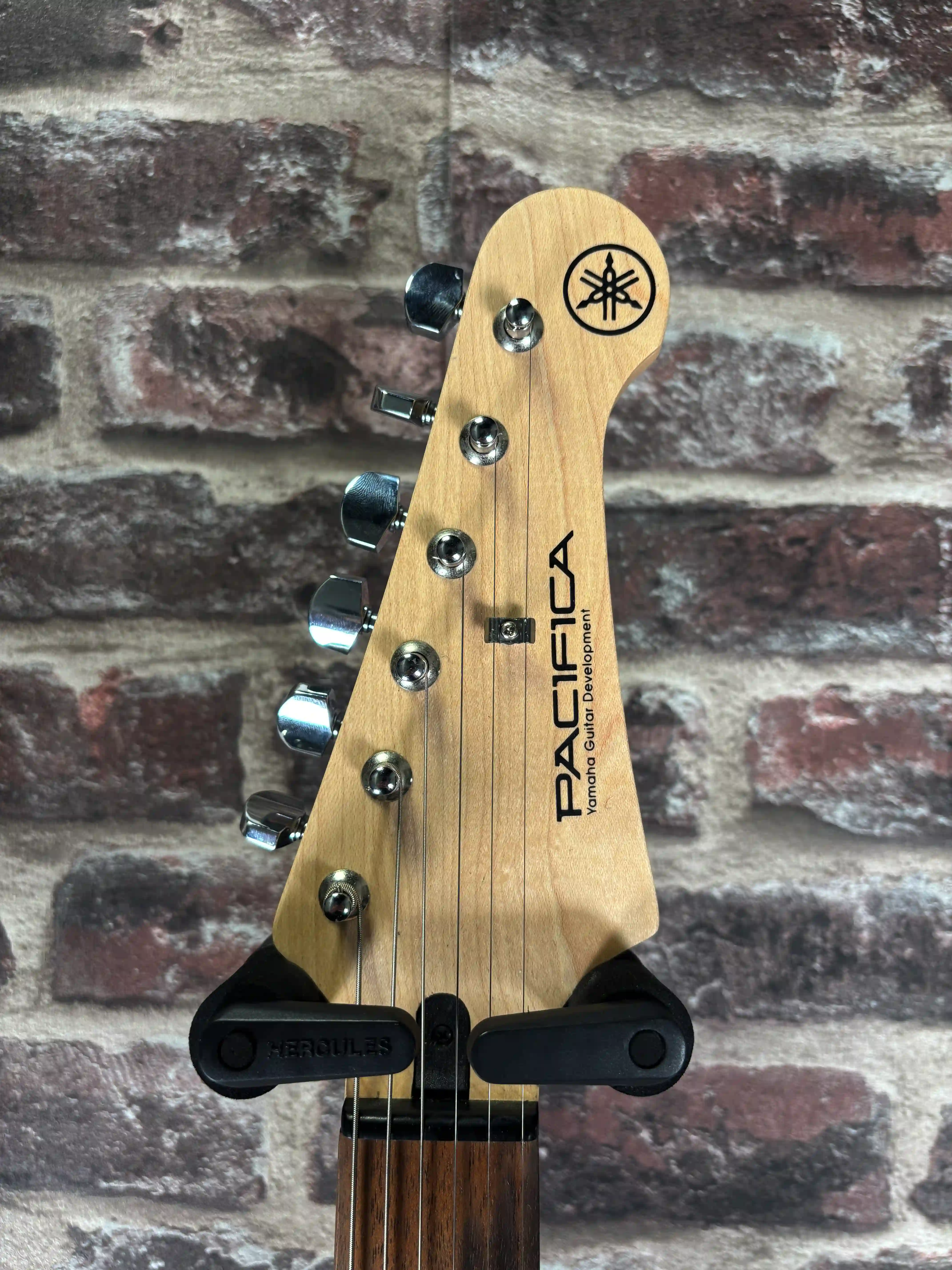 Yamaha Pacifica 112V Red Metallic OCCASION