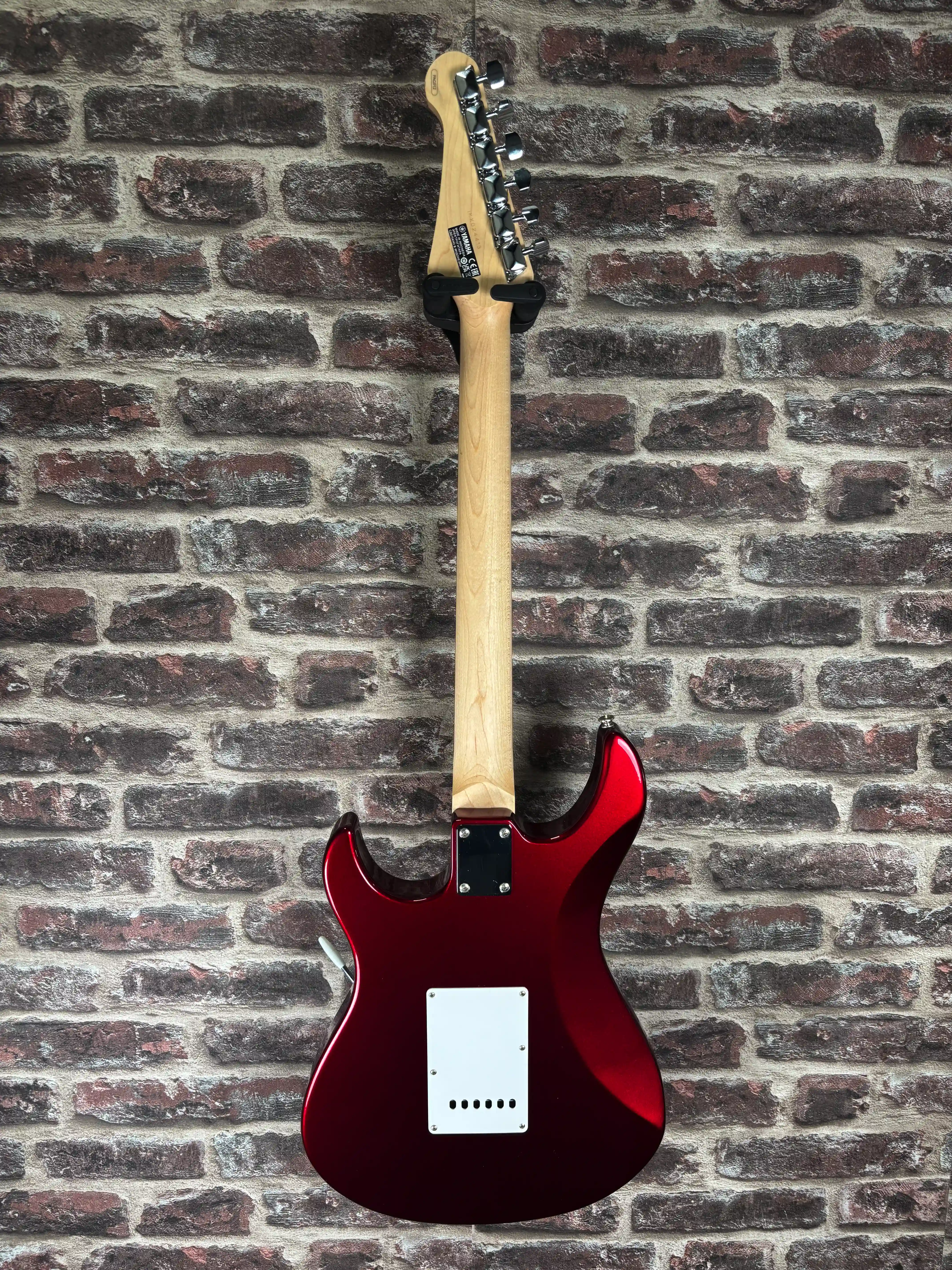 Yamaha Pacifica 112V Red Metallic OCCASION