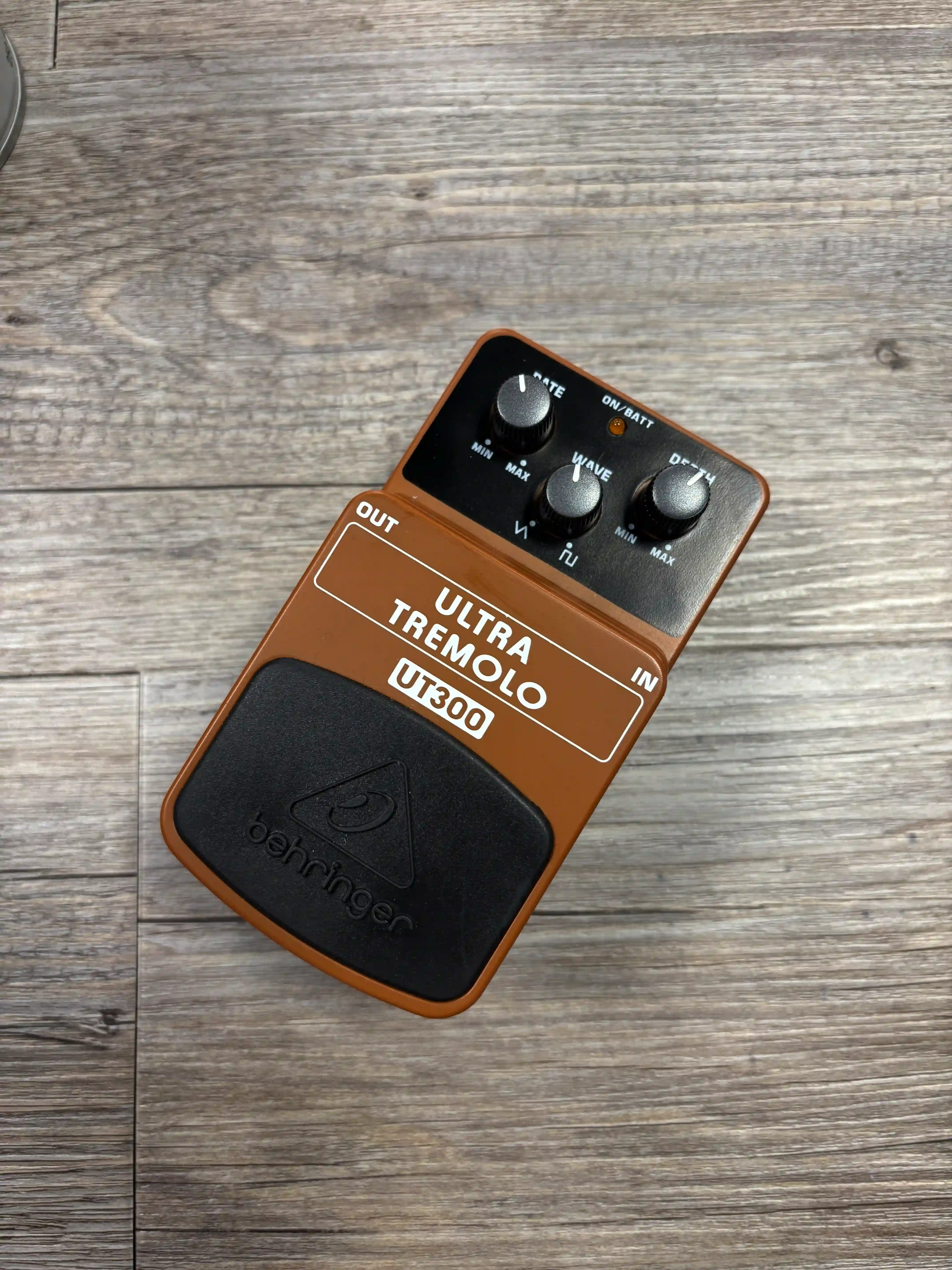 Behringer UT300 Ultra Tremolo OCCASION