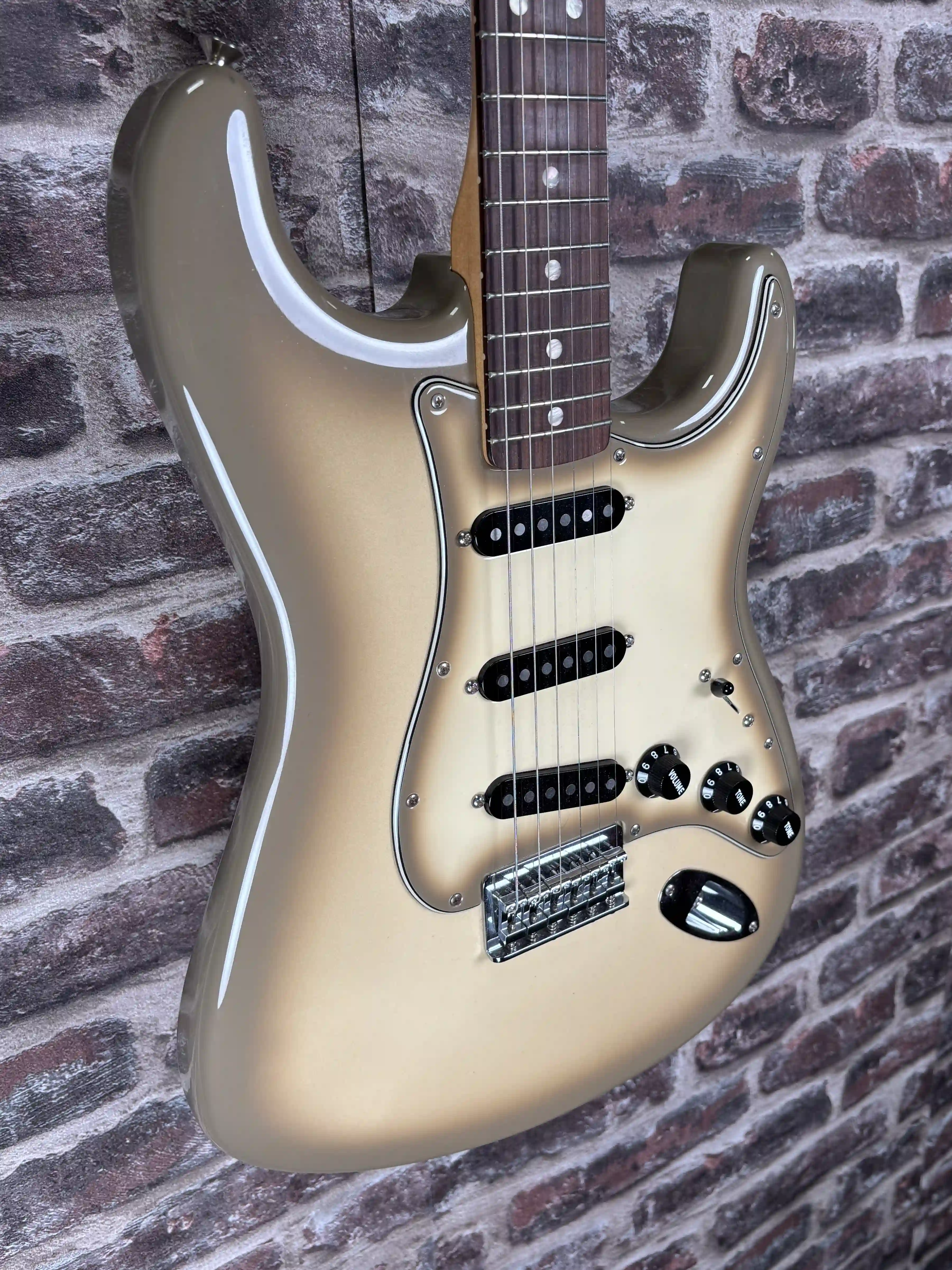 Fender Strat Vintera II Antigua 70th Anniversary STOCK B