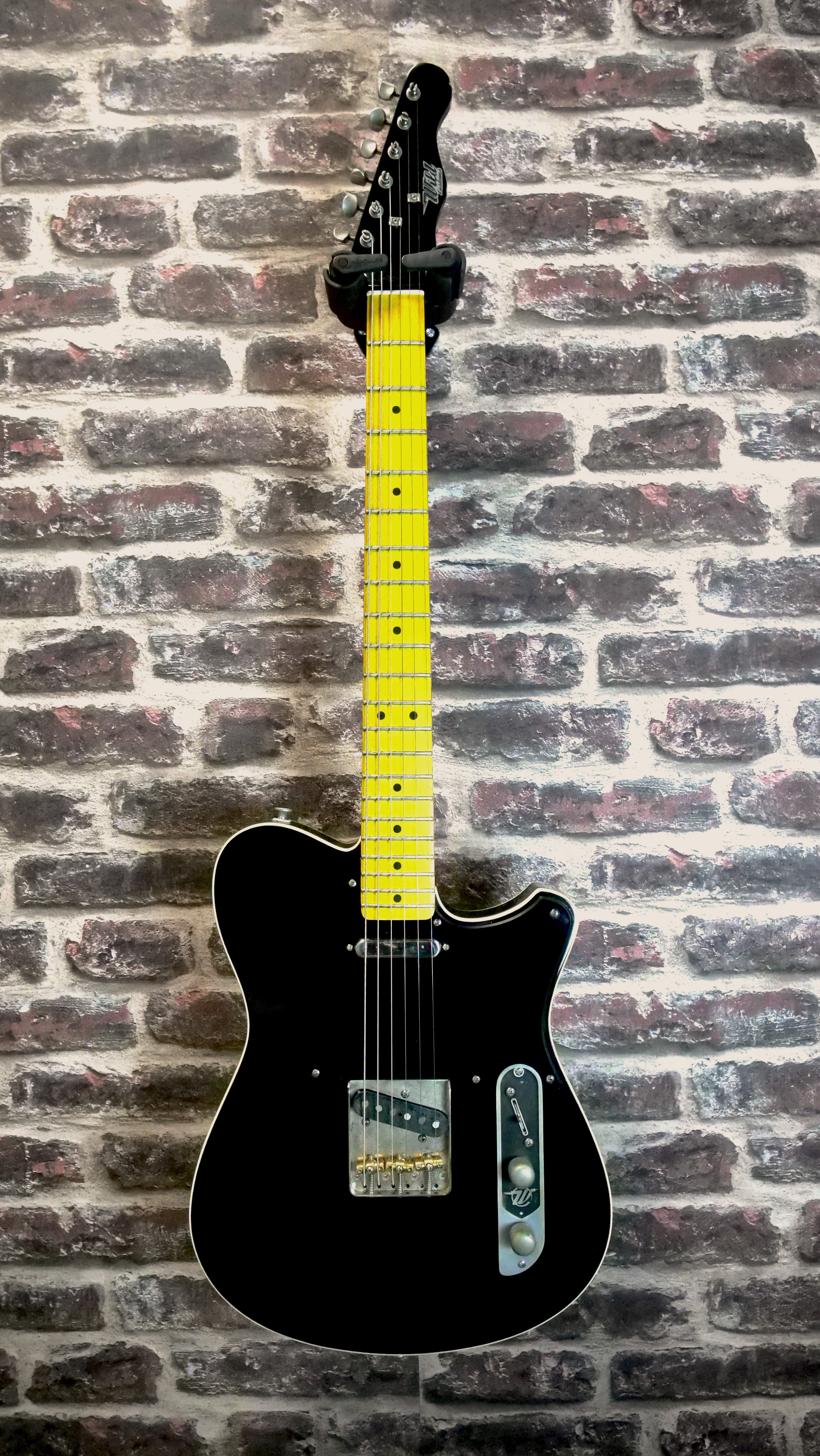 Wild Customs TV Black OCCASION