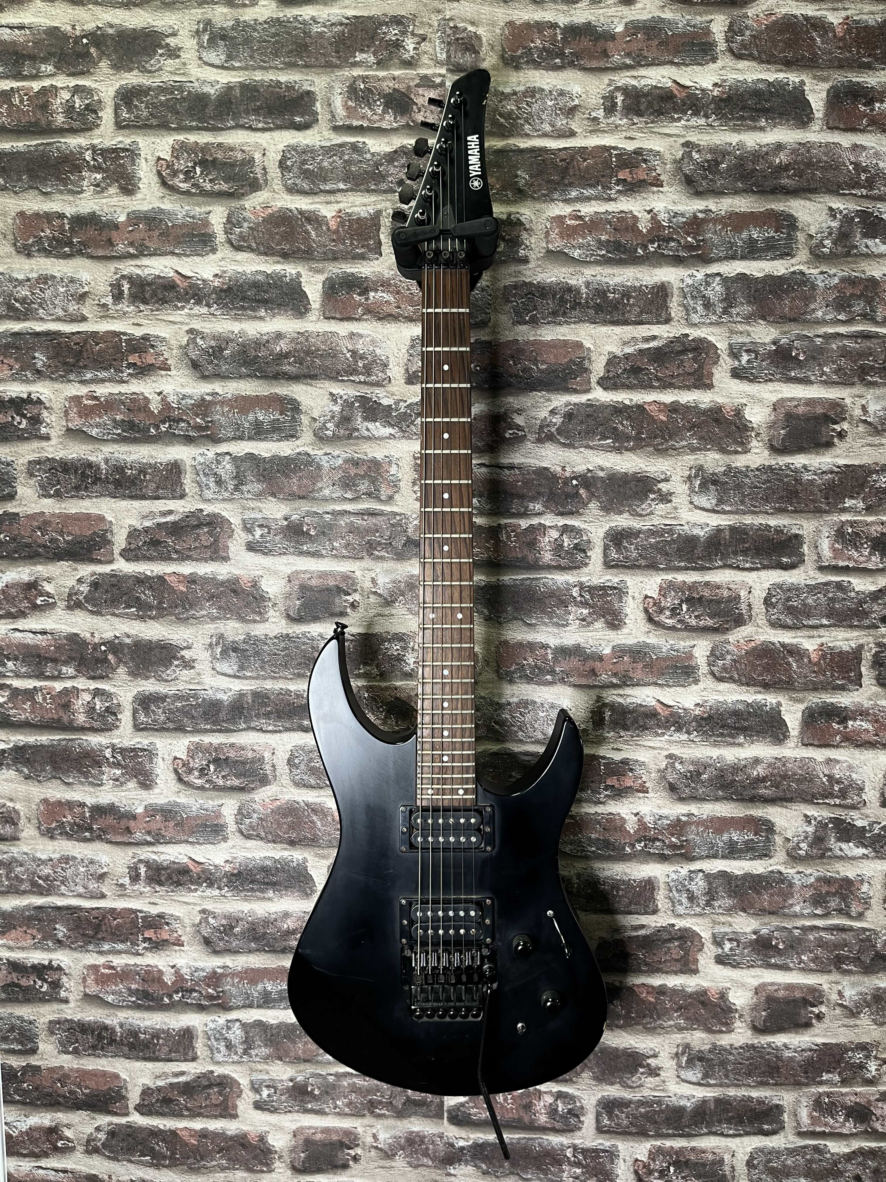 Yamaha RGX 220 Black OCCASION